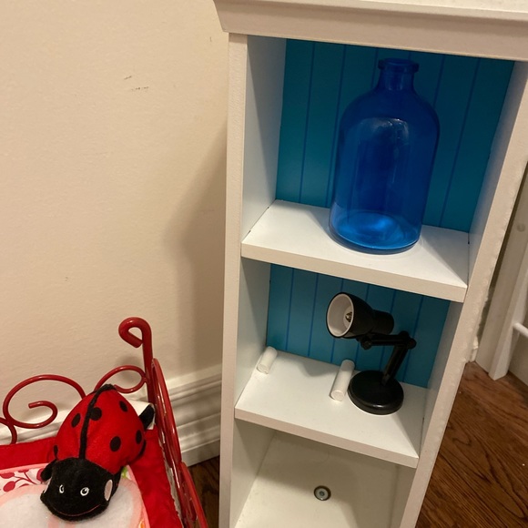 Doll bed with spinning tower - Picture 3 of 5